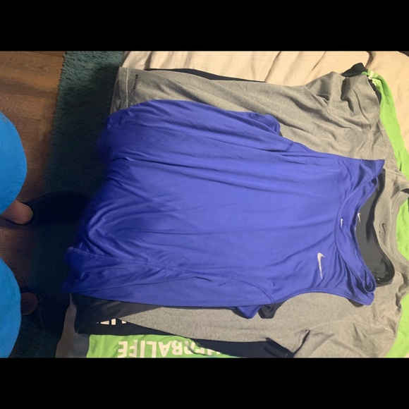 Nike tanks - Picture 2 of 3